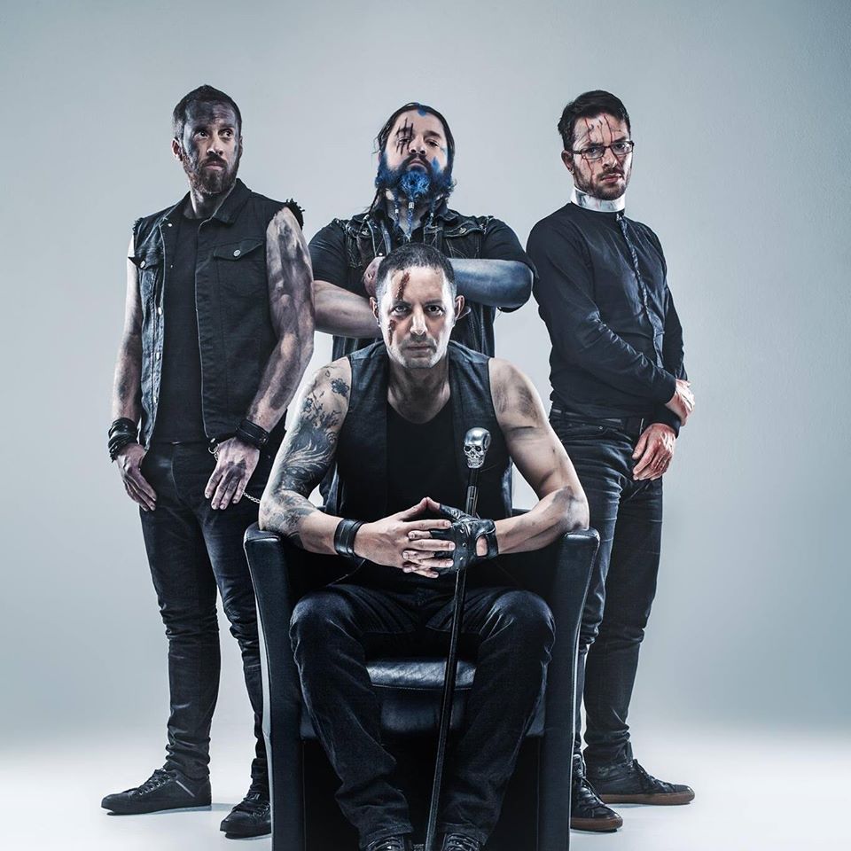 Erwan "The One" Frugier (guitare), Stéphane "ZinZin" Rimasauskas (guitare), Hervé "The Priest" Guillemard (basse) et Philippe "Mr. Strangler" Deschemin (chant)