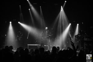 Theory of a Deadman à la Machine du Moulin Rouge (3)