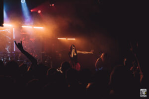 Beyond The Black au Trabendo