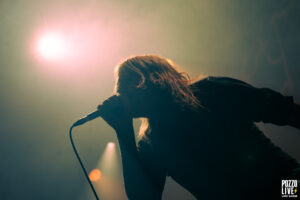 Graveyard en concert à l'Olympia de Paris