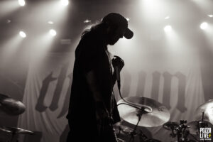 Thrown à l'Elysée Montmartre à Paris en première partie de While She Sleeps